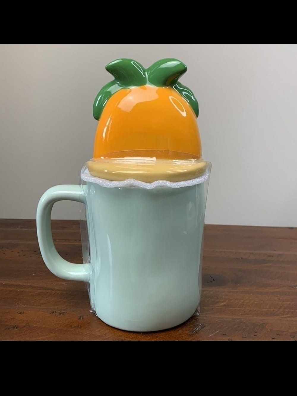 On Island Time Ceramic Mug with Palm-Top Lid - Green - Picture 3 of 3